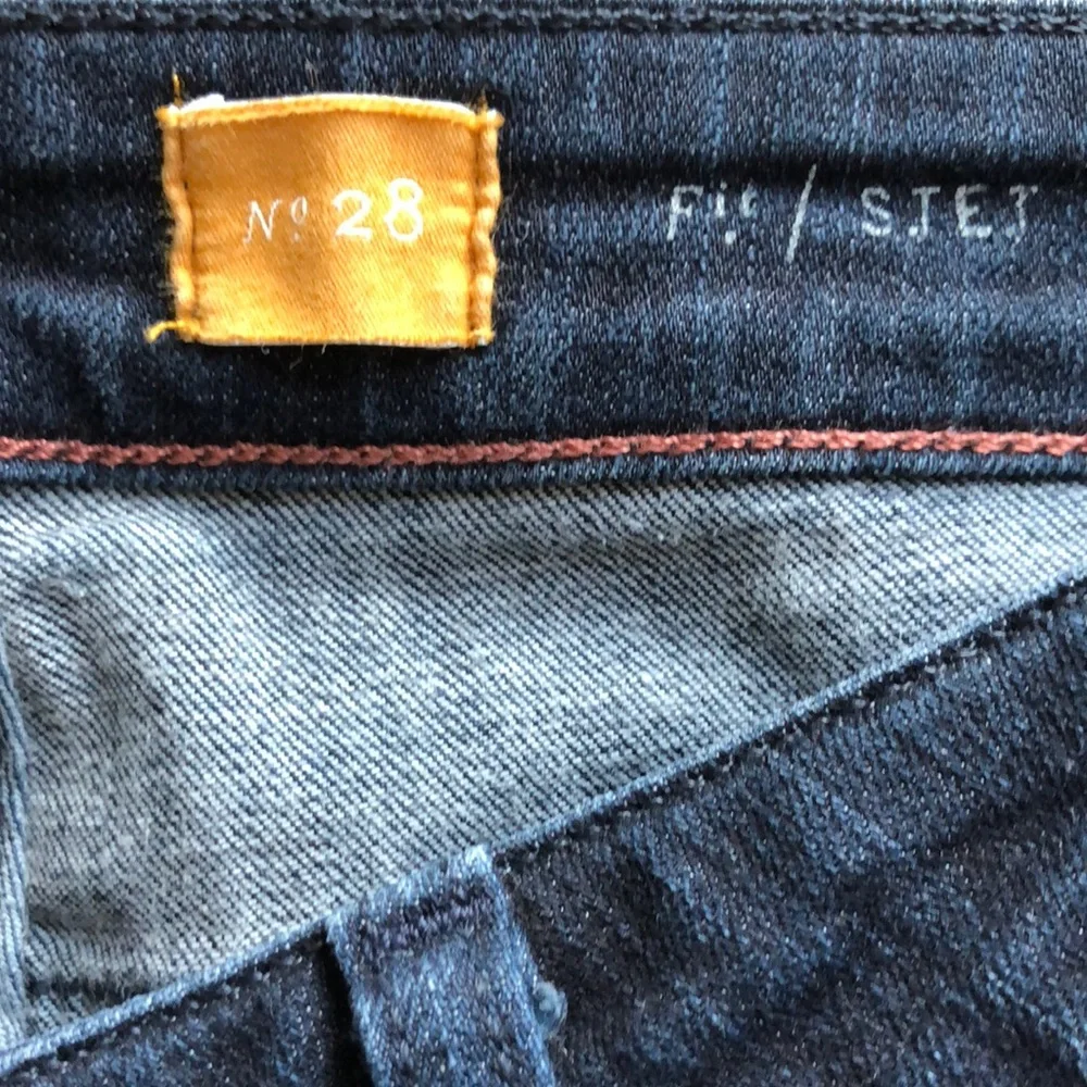 Pilcro Dark Wash Jeans size 28 - Picture 4 of 6